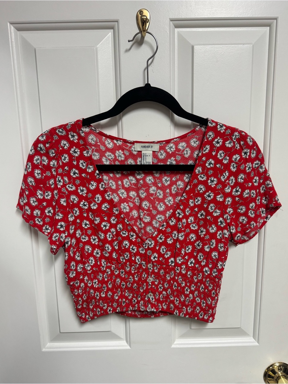 Forever 21 Red Floral V-Neck Short Sleeve Crop Top